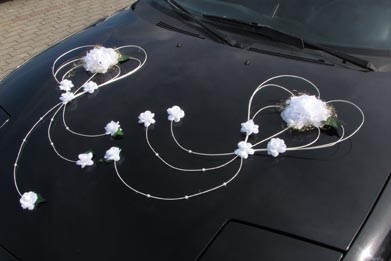 Svatební dekorace na auto - Výzdoba auta dvě srdce