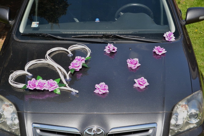 Svatební dekorace na auto - Květy k ozdobení auta - fialová