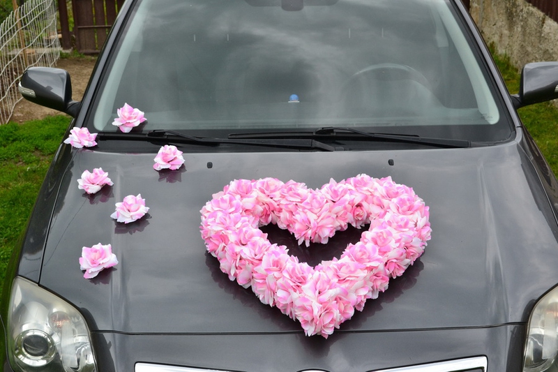Svatební dekorace na auto - Květy na ozdobení automobilu - růžová