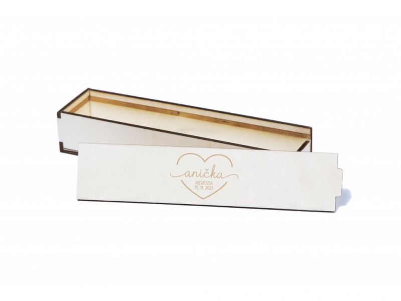 Dary pro novomanžele - Dárková krabička na podvazek - srdce