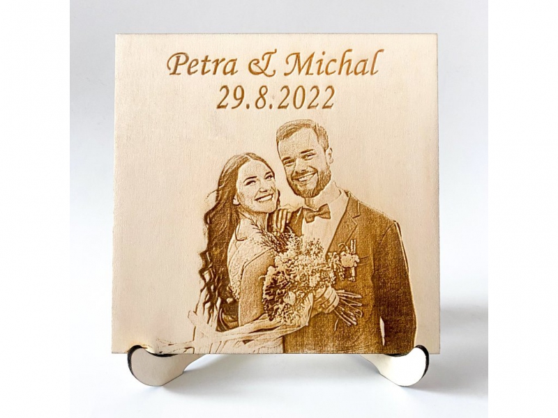 Dary pro novomanžele - Gravírovaná fotografie se stojánkem čtverec