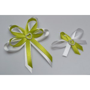 Svatební vývazek s perleťovým srdíčkem - světle zelená