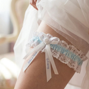 Svatební podvazek s krajkou a potiskem