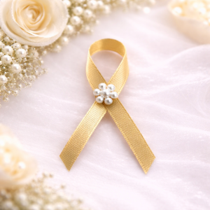 Zlatý svatební vývazek s perličkovou kytičkou