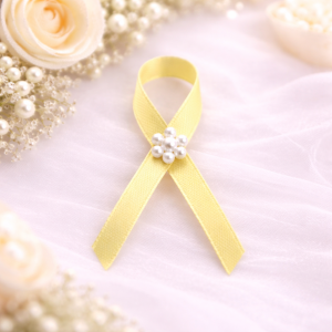 Žlutý svatební vývazek s perličkovou kytičkou